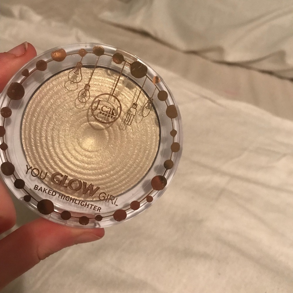 Swatched Jcat Highlighter in White Goddess